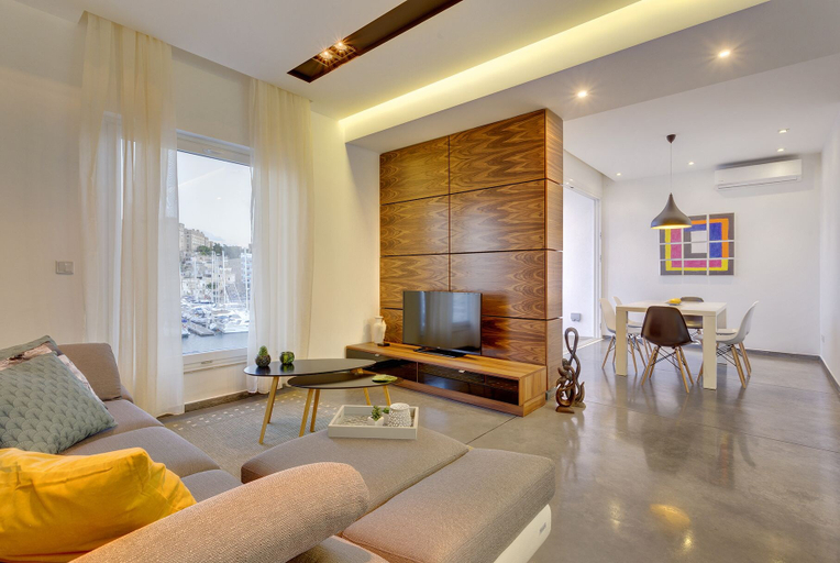 Others 5, Luxury 3BR Apartment With Marina Views