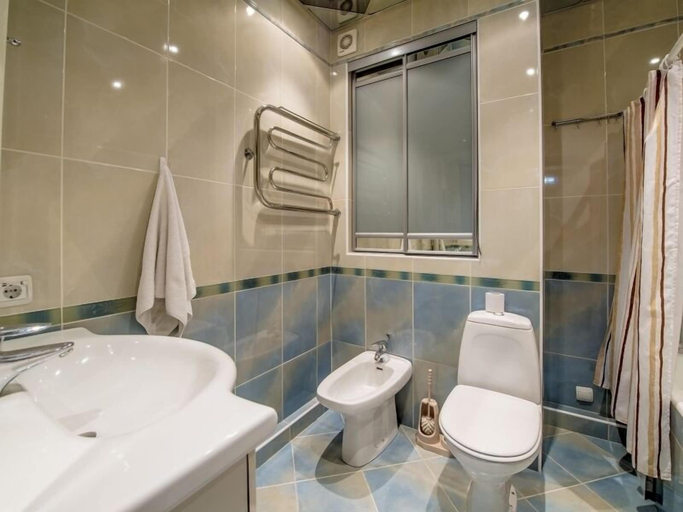 Bathroom 2, Apartment - Ostrovityanova 9, Western
