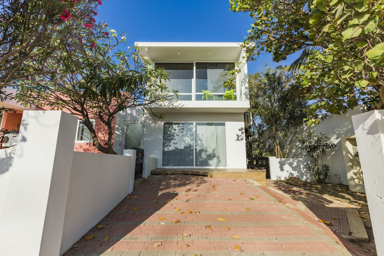 Exterior & Views 2, Boca Catalina Modern Villa