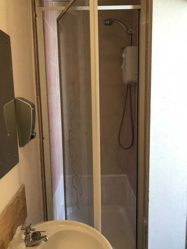 Bathroom 3, Fawlty Towers, Norfolk