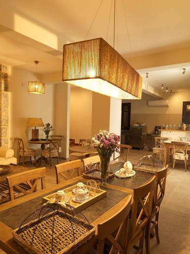 Food & Drinks 4, Kamares Villas, Peloponnese