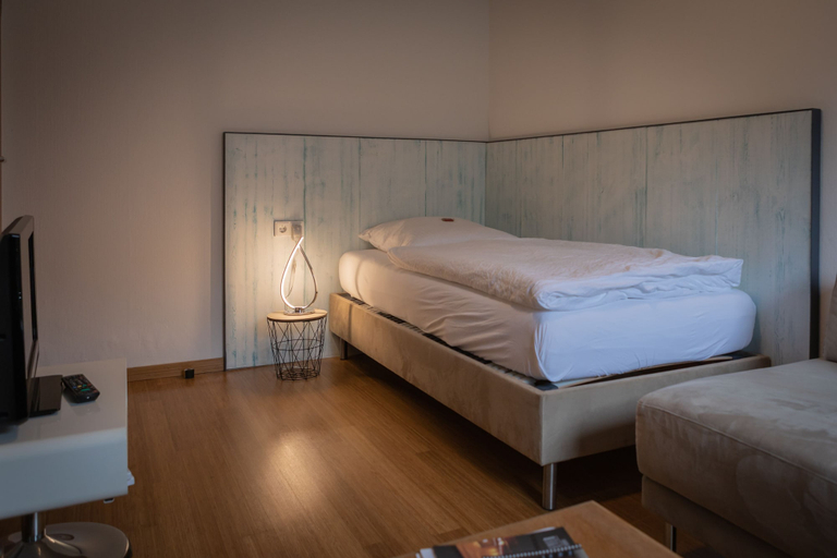 Bedroom 4, Kino - Hotel Meyer, Stade