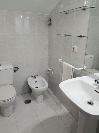 Bathroom 3, Rincón Do Demo, Pontevedra