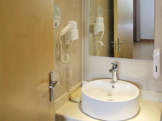 Bathroom 3, GreenTree Inn Shanghai Minxing Beiqiao Station Express Hotel, Shanghai
