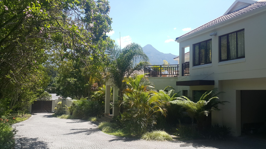 Exterior & Views 2, Cherry Berry Guest House, Eden