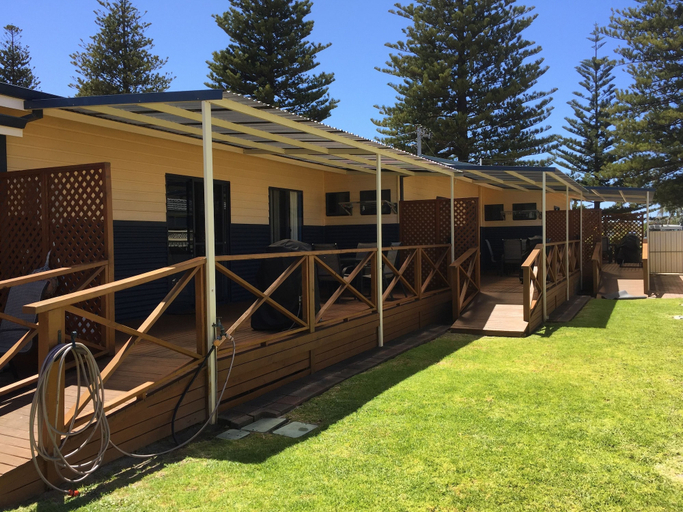 Exterior & Views 2, Driftwood Apartments, Esperance