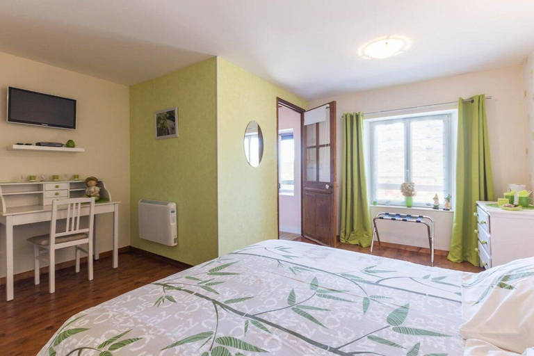 Bedroom 3, Chambres d'Hotes La Revaudiere, Calvados