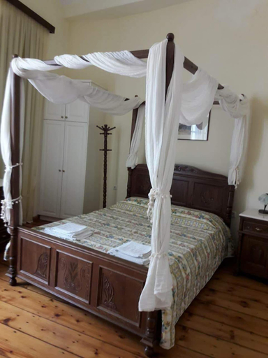 Bedroom 4, En Ermoupoli, South Aegean