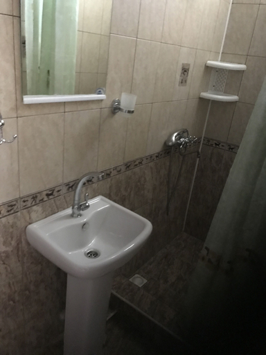 Bathroom 5, Meridian Hotel, Sochi gorsovet