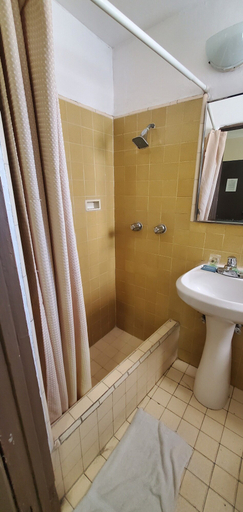 Bathroom 4, Hotel Golf Tijuana, Tijuana