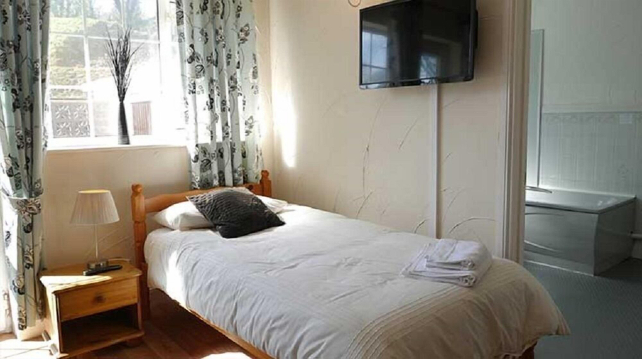 Bedroom 4, The Baltic Inn, Carmarthenshire