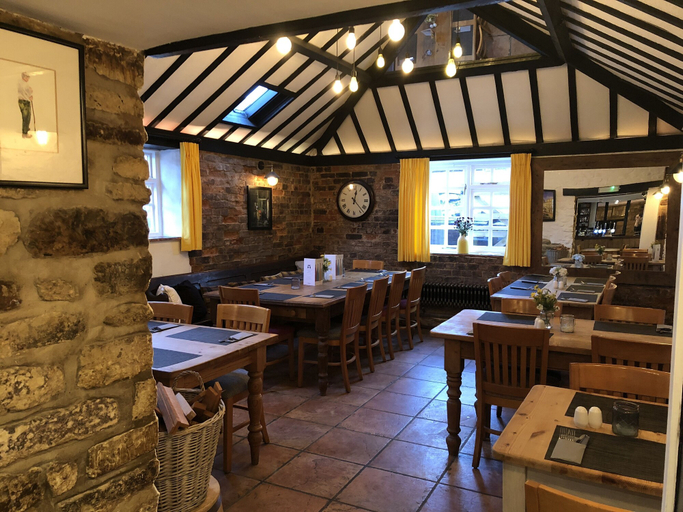 Food & Drinks 4, The White Hart, Milton Keynes
