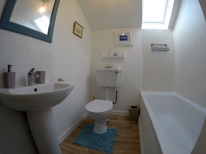 Bathroom 3, Stromness Apartments, Orkney Islands