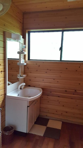 Bathroom 2, Minshuku Earth Yamaguchi, Yakushima