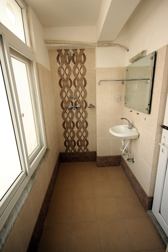 Bathroom 4, Annapurna Guest House, Bagmati