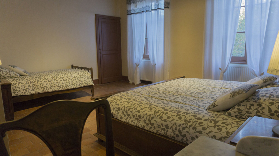 Bedroom 2, Gite de 9 - Le Tournesac, Côte-d'Or