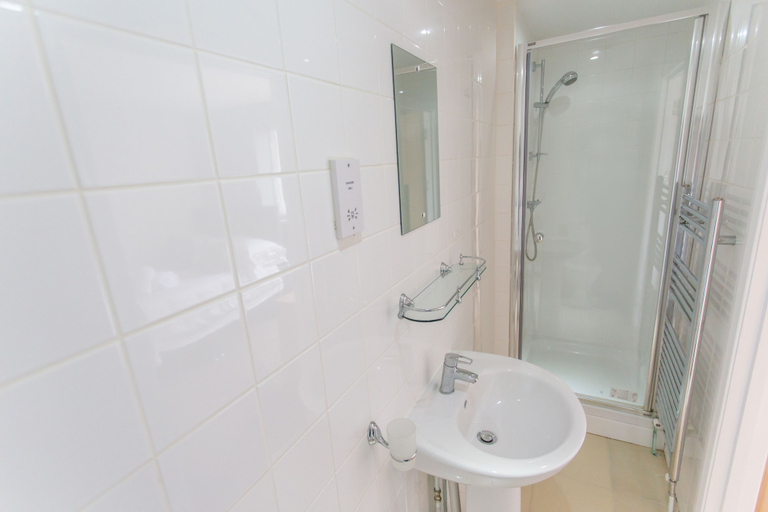 Bathroom 4, The Rana Apartments, Oxfordshire