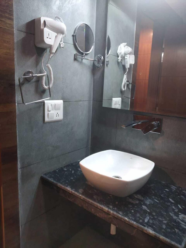 Bathroom 4, Hotel JD Heavens, Jhajjar