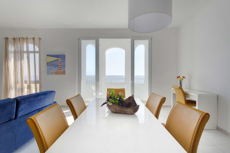 Others 5, Seafront Apartment, Marvelous Views GR8 Location