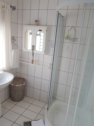 Bathroom 4, Zonnevanger, Cape Winelands