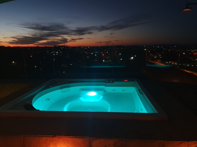 Sport & Beauty 5, Weston Guest House, West Rand