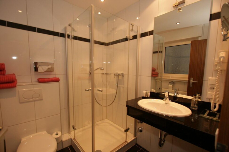 Bathroom 3, Hotel Ännchen Garni, Ahrweiler