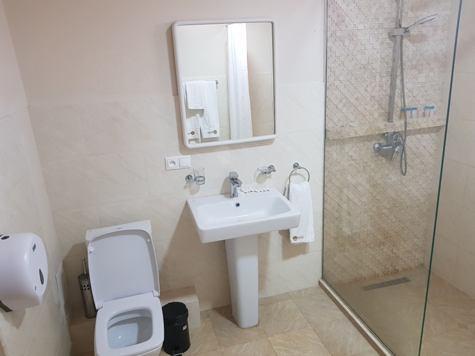 Bathroom 5, Cross Apartments and Tours, Yerevan