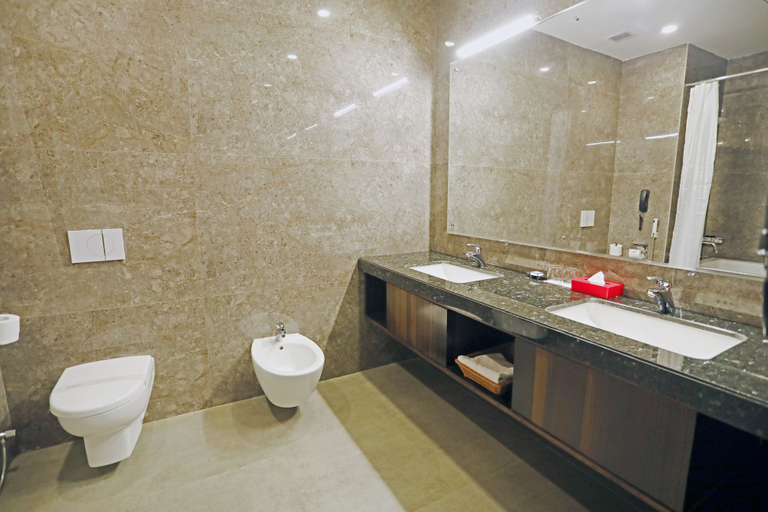 Bathroom 4, Ramada by Wyndham Jamshedpur, Purbi Singhbhum