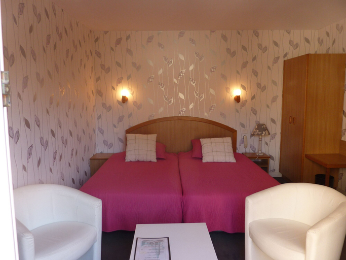 Bedroom 2, Hôtel La Renommée, Yonne