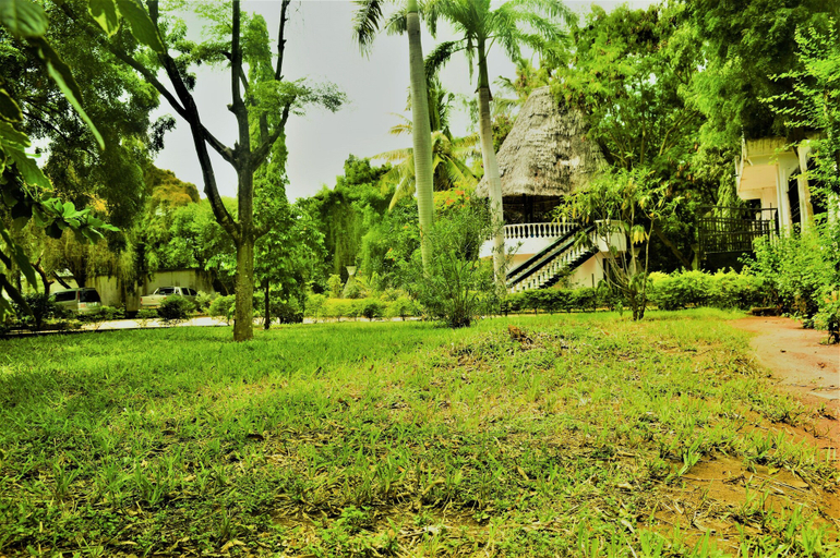Others 5, PJ Lodge, Kinondoni