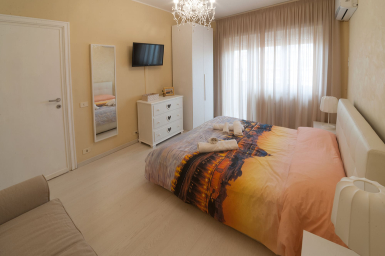 Bedroom 2, Vatican Skyline, Rome