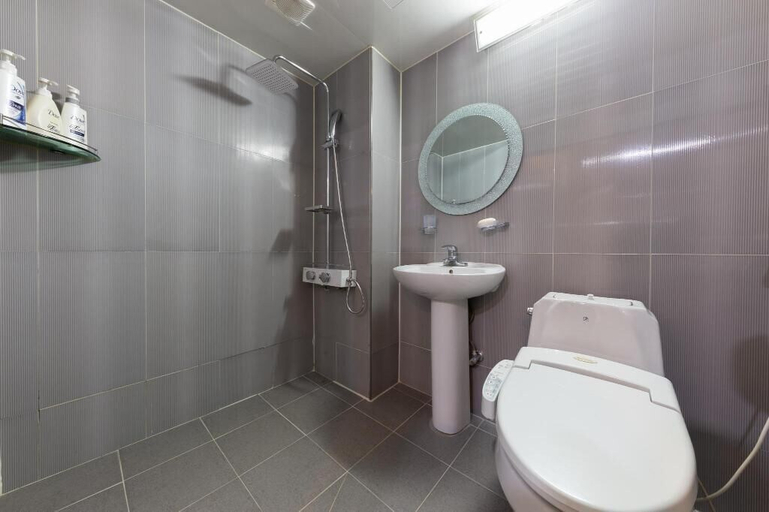 Bathroom 3, NJ Hotel, Pyeongtaek
