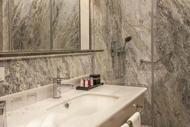 Bathroom 5, New Bosphorus Hotel, Beşiktaş