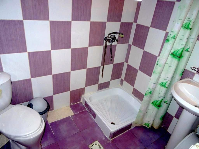 Bathroom 3, Nostalgia Hostel, Sochi gorsovet