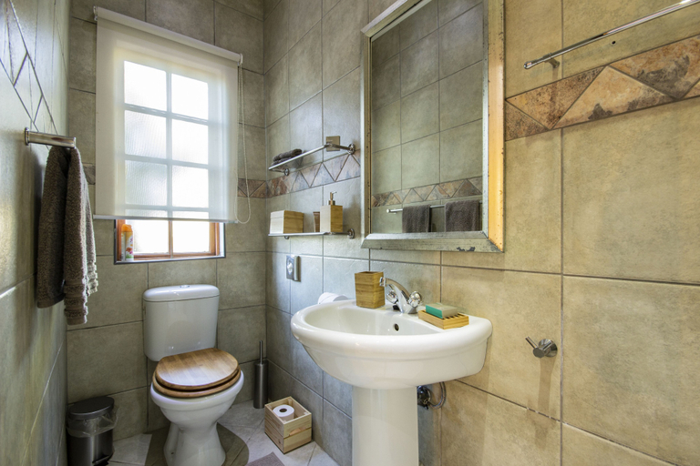 Bathroom 5, St Lucia Livingston Lodge, Umkhanyakude
