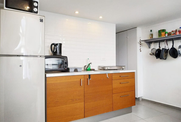 Others 4, AirTLV Centrally Located Studio With Gallery
