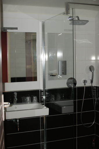 Bathroom 4, Hôtel Blanc, Haute-Savoie