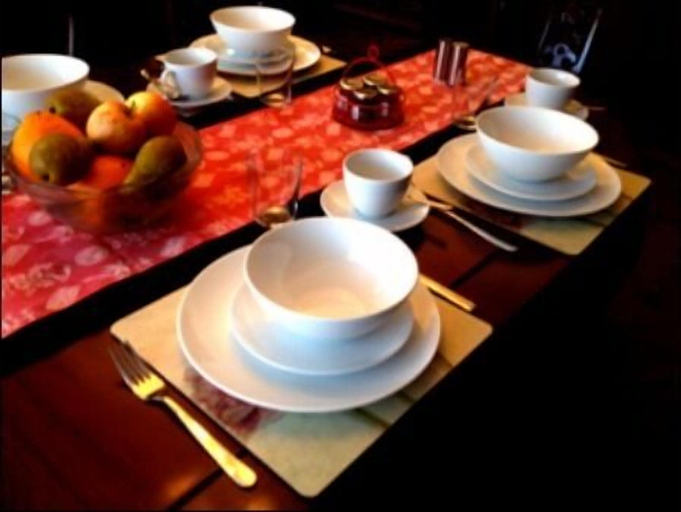 Food & Drinks, LA B and B Guest Accommodation, West Sussex