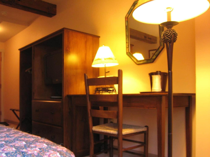 Bedroom 27