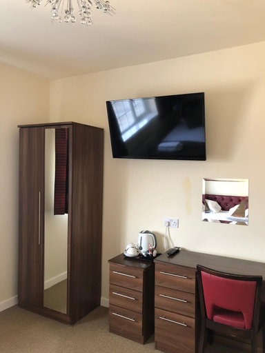 Others 5, Lucarelli Inn, Sandwell
