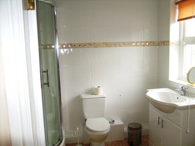 Bathroom 3, Hamsteels Hall, Durham