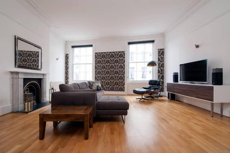 Others 1, Queens Circus Serviced Apartment, Gloucestershire
