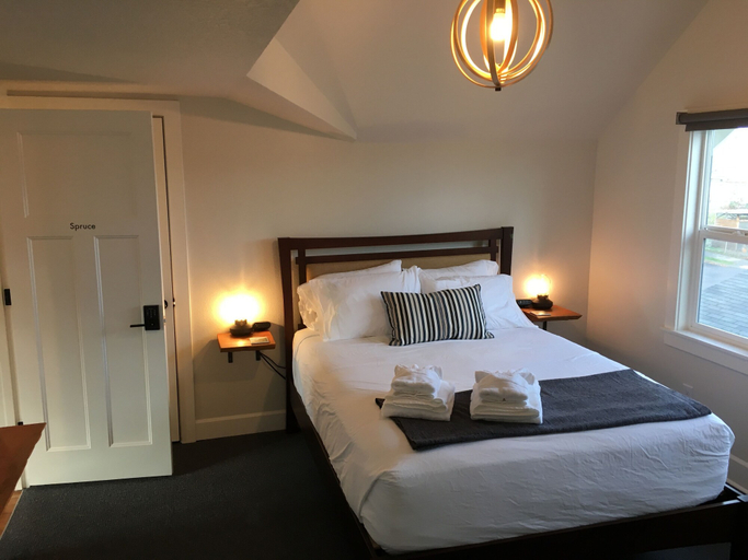 Bedroom 3, The Alberta Petite Hotel, Multnomah