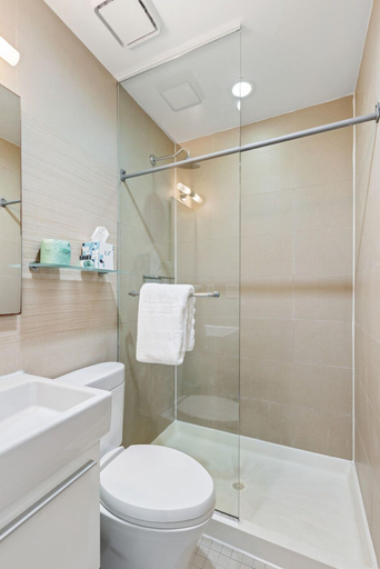 Bathroom 5, NEW The Gramercy Park Studios, New York