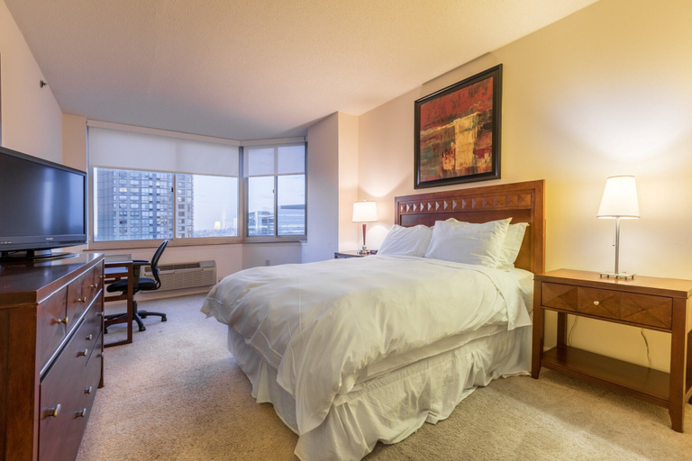Bedroom 2, Bluebird Suites near Newport Center, Jersey City