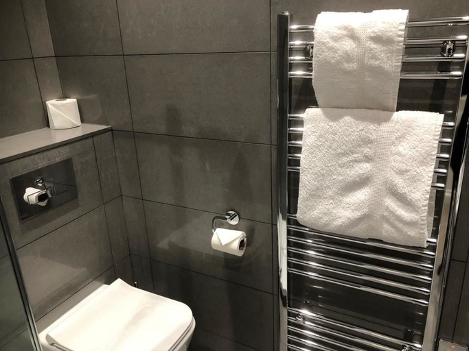 Bathroom 4, Catherines Court, Solihull