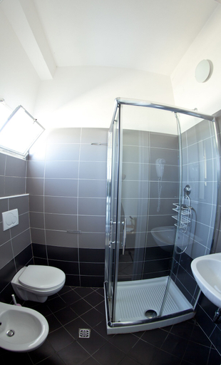 Bathroom 4, Hotel Blumen, Rimini