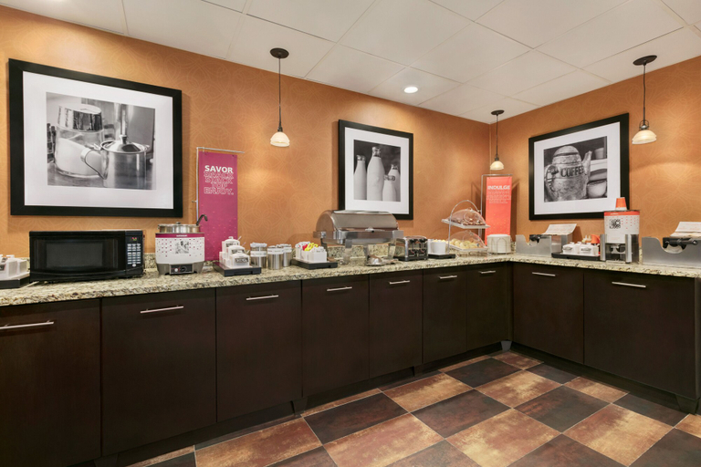 Food & Drinks 5, Hampton Inn Binghamton/Johnson City, Broome