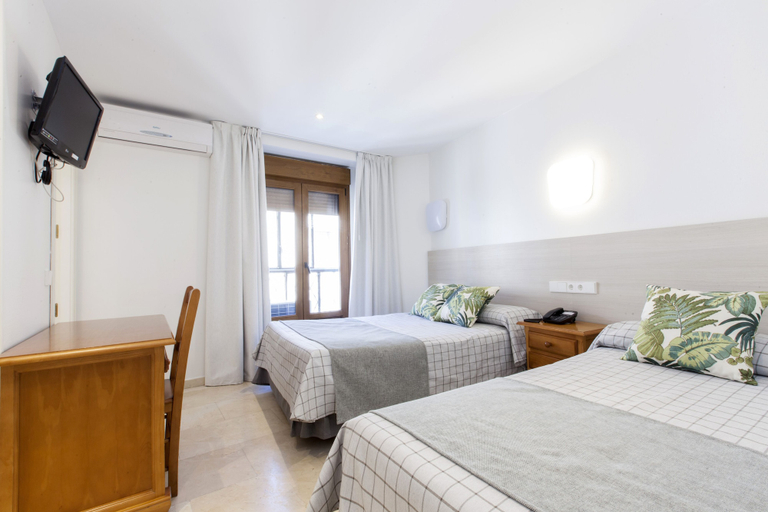 Bedroom 5, Hostal Castilla II - Puerta del Sol, Madrid