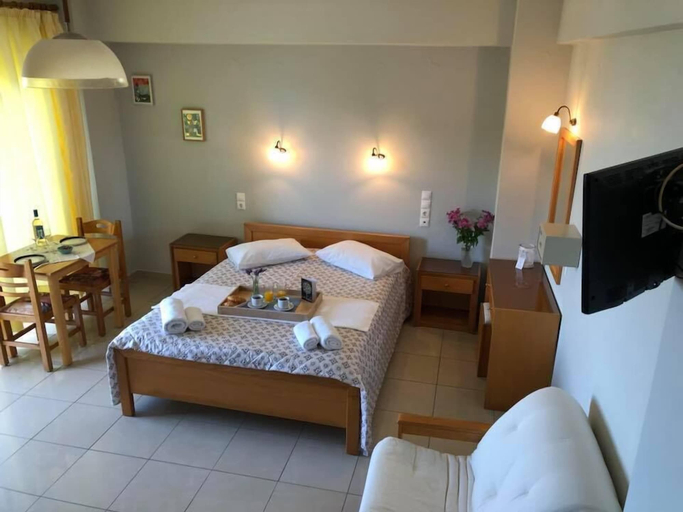 Bedroom 4, Leonidas Rooms, Crete